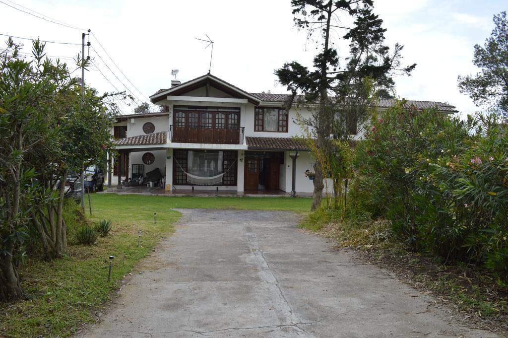 Country House Free Breakfast Hotel Puembo Exterior photo